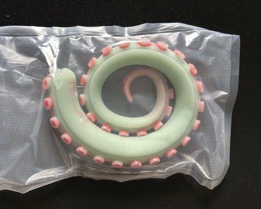 Silicone Tentacle Props: Mini Creature FX for Cosplay & Horror Decor