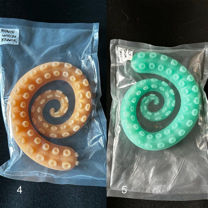 Silicone Tentacle Props: Mini Creature FX for Cosplay & Horror Decor